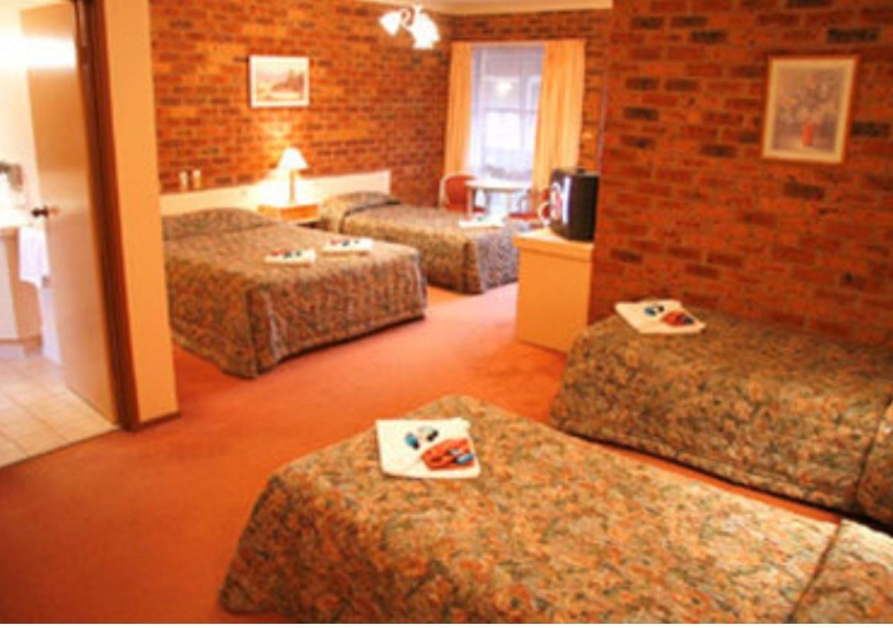 Bega Downs Motor Inn Exterior photo