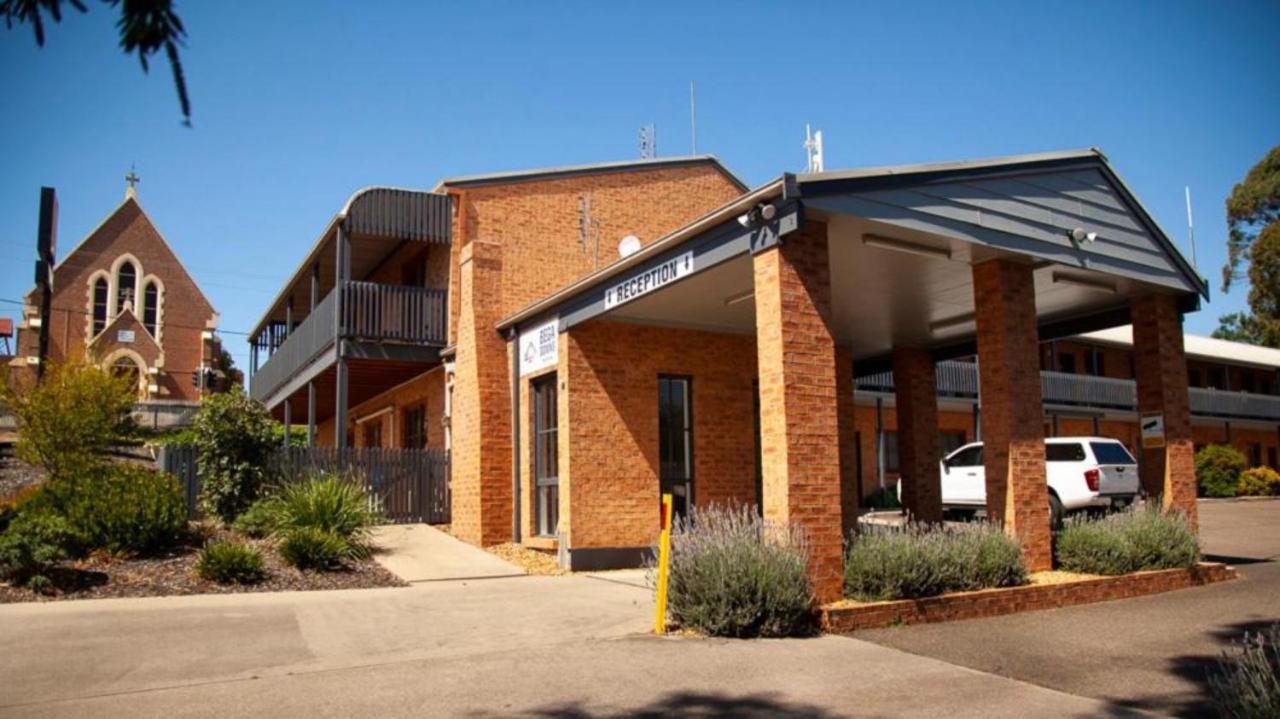 Bega Downs Motor Inn Exterior photo