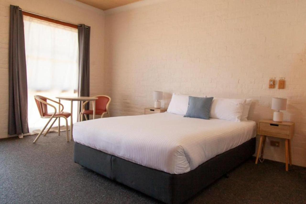 Bega Downs Motor Inn Exterior photo