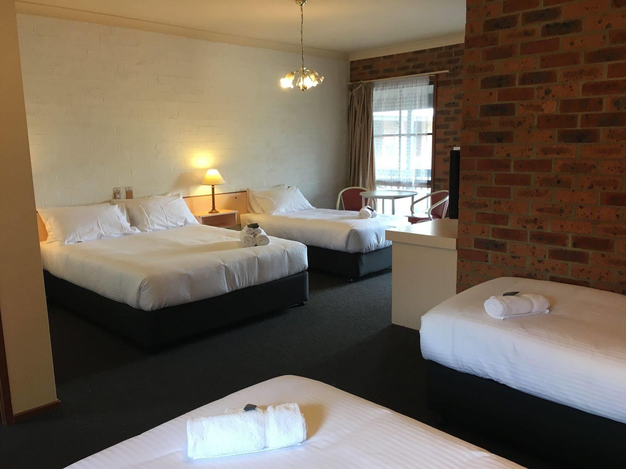 Bega Downs Motor Inn Exterior photo