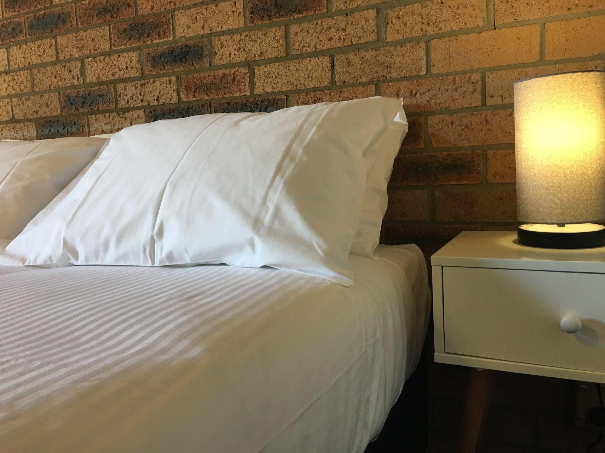 Bega Downs Motor Inn Exterior photo